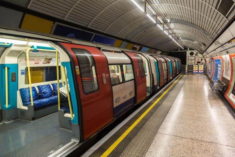London Transport, Accommodation, and The London Pass